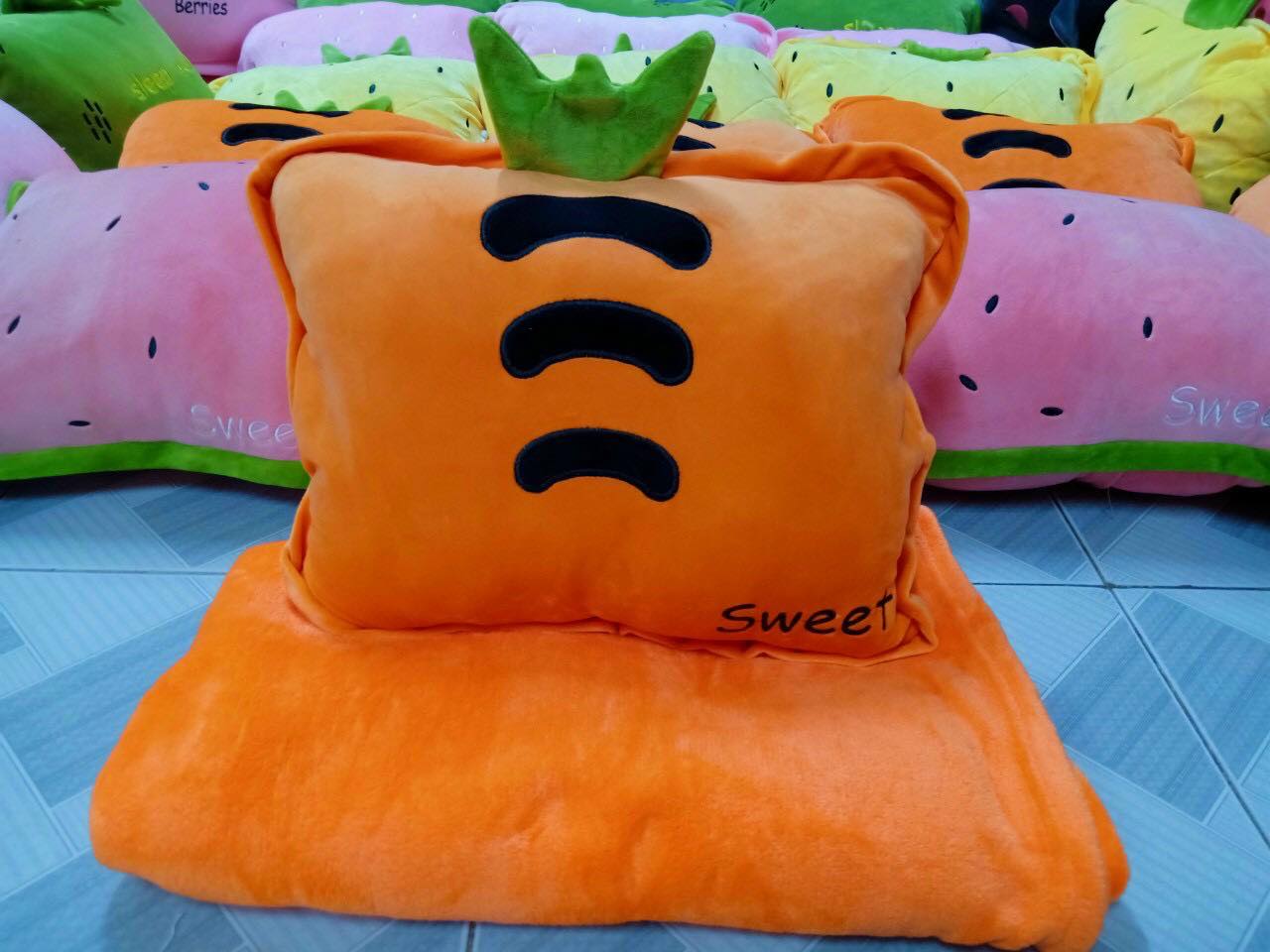 Gối Ôm Trái Cây Kèm Chăn